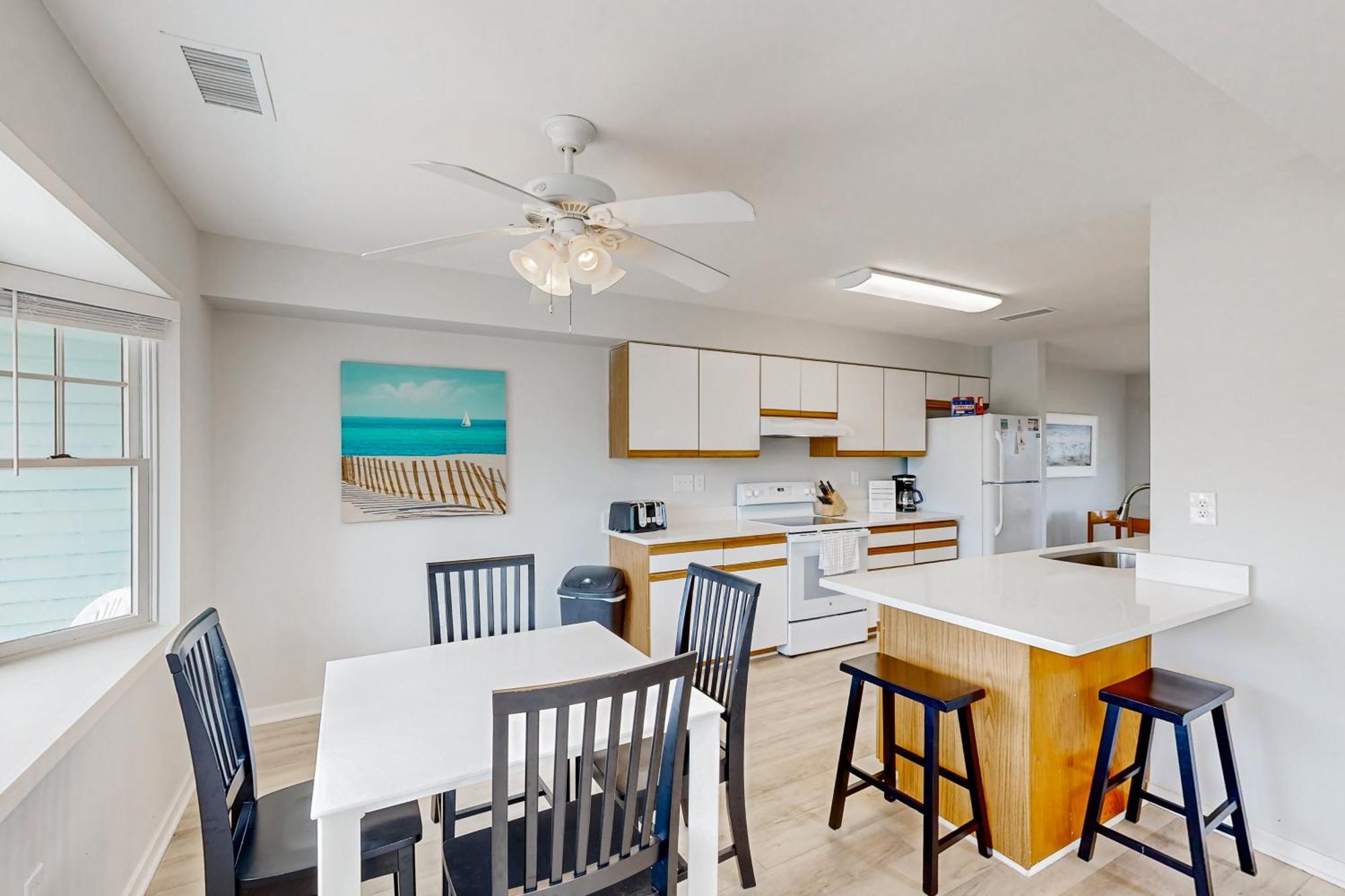 Clownfish & Cobia Buxton Room photo